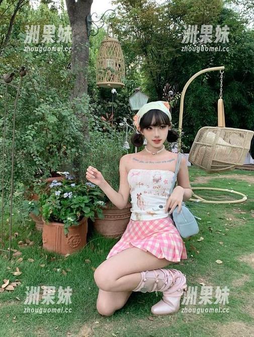 花リリ(Plant Lily)新作：约尔独特视角下的时尚套图资源分享.txt